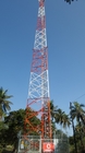 Trójnożna kątowa stalowa wieża telekomunikacyjna 33KV z anteną i wspornikami Mw