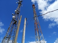 Linia transmisyjna Rurowa stalowa wieża telekomunikacyjna na plac budowy