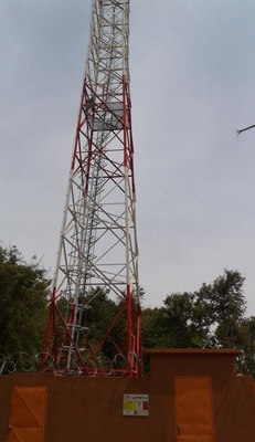 4-nożna kątowa 90-metrowa stalowa wieża telekomunikacyjna ocynkowana