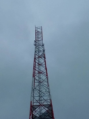 86um 90M kątowa wieża telekomunikacyjna stalowa kątowa 3 słupowa energia elektryczna
