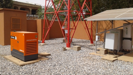 86um 90M kątowa stalowa wieża telekomunikacyjna kątowa 3 słupowa energia elektryczna